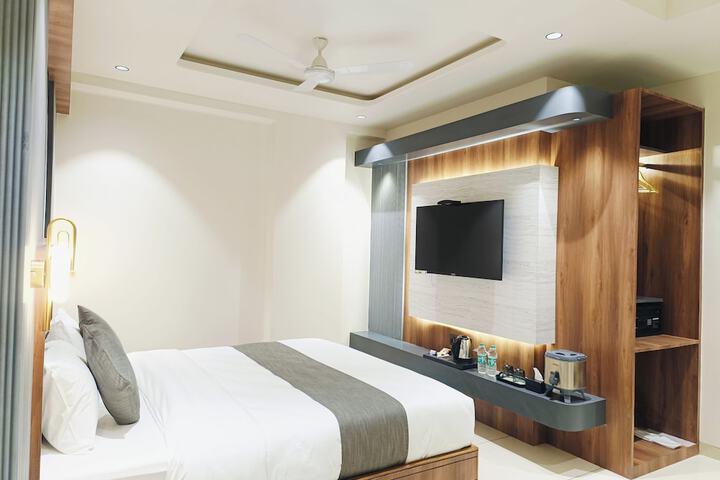 Room 54 of 76