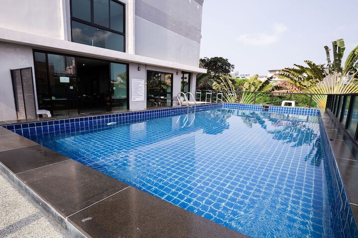 Hotel with Pool