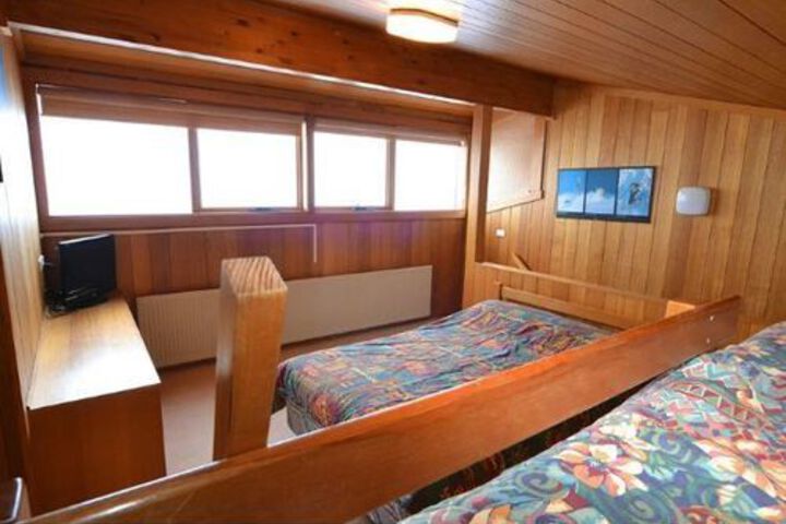 Room 4 of 15