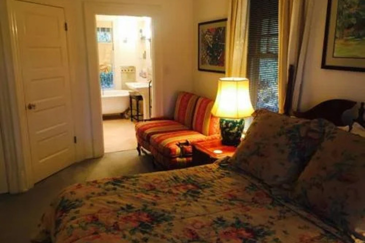 Image of BED & BREAKFAST ON BROADWAY