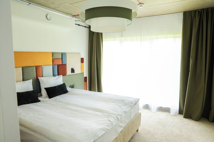 Room 14 of 37