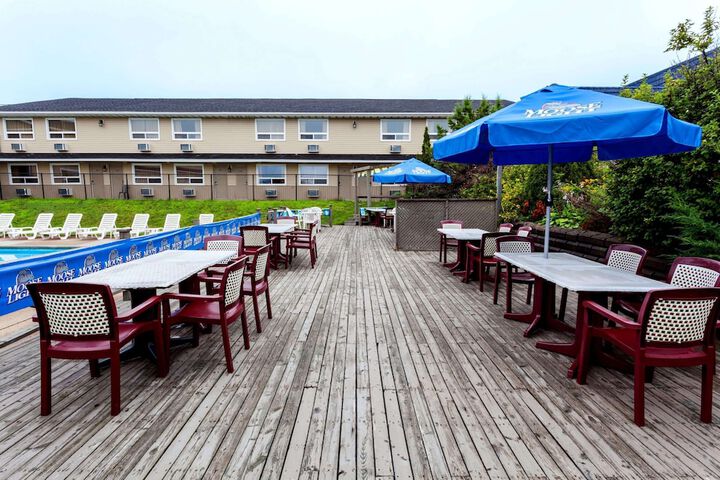 Pool Hotel