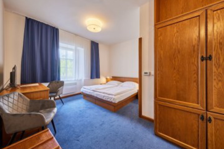 Room 9 of 74