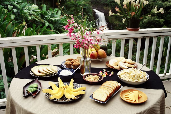 Dining 50 of 61