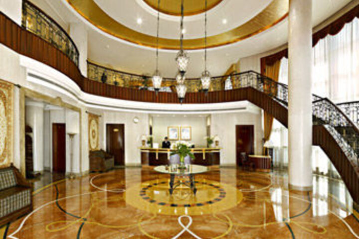 Le Meridien Al Sondos Suites