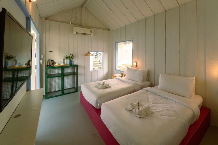 Room 34 of 70