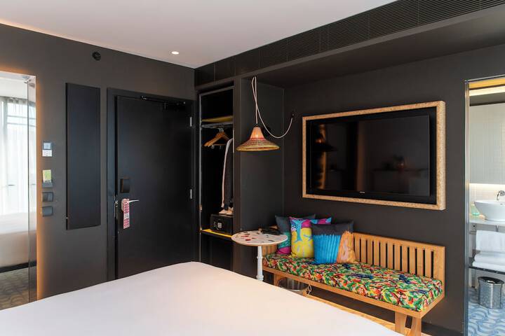 Room 66 of 192