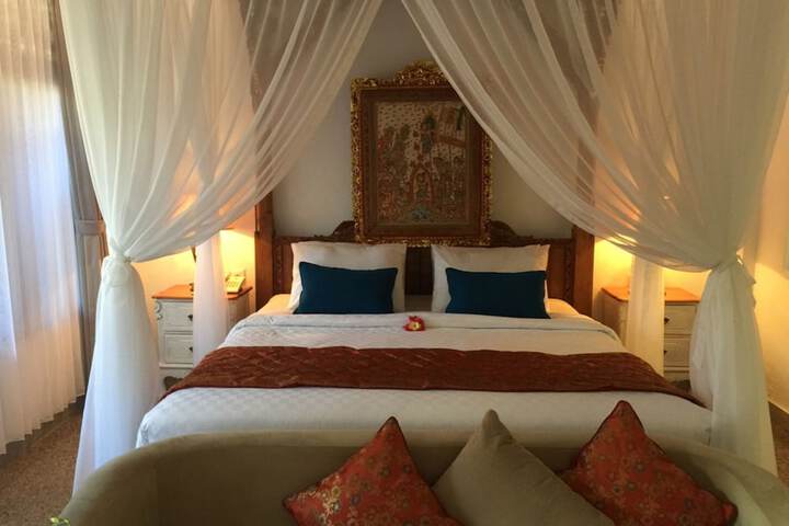 Room 28 of 151