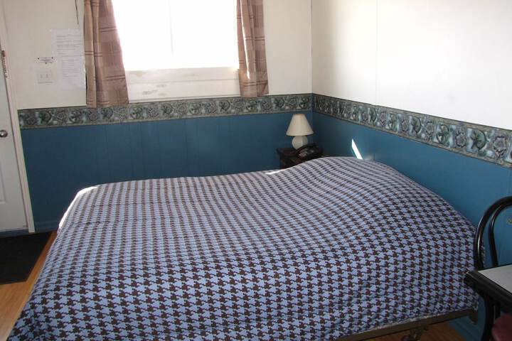 Room 3 of 42