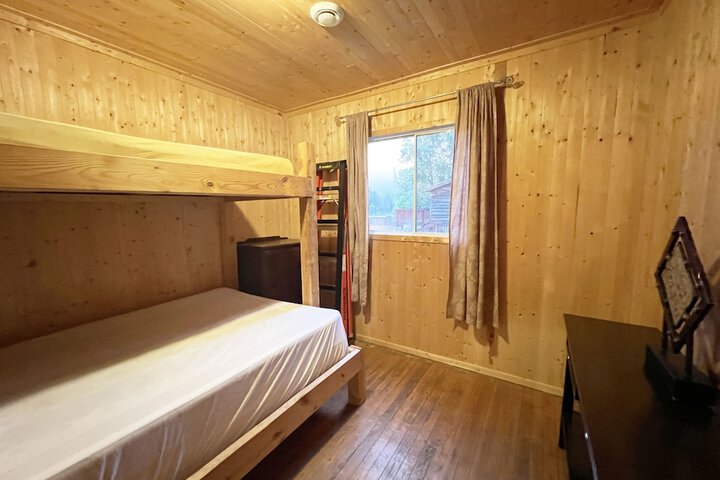 Room 3 of 68