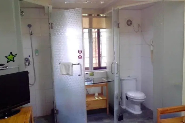 Room 14 of 26