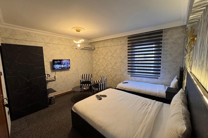 Room 11 of 20