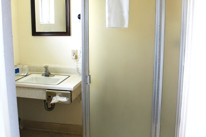1 King Bed (18 of 22)