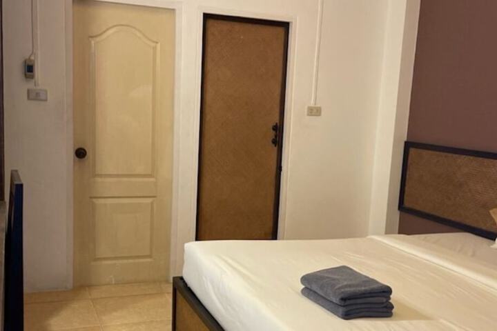 Room 43 of 76
