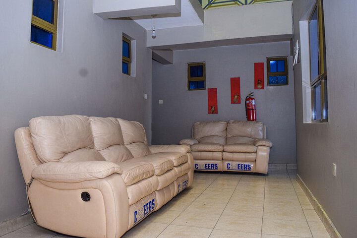 Room 5 of 8