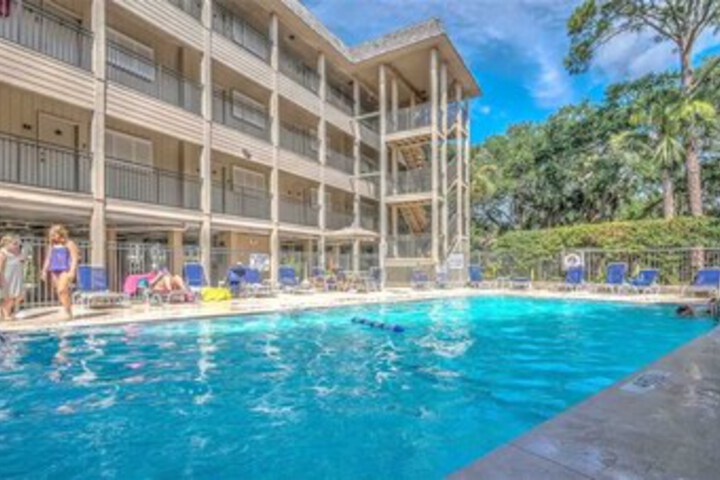 Pool 20 of 36