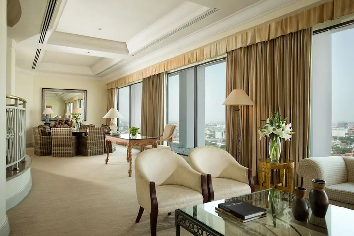 Room 4 of 26