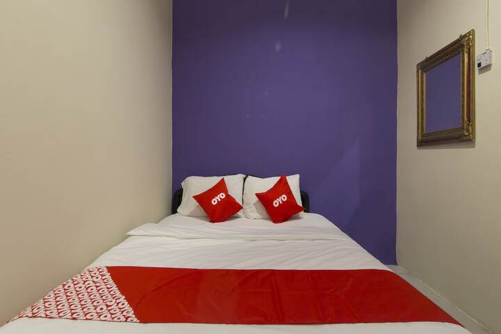 Room 6 of 8
