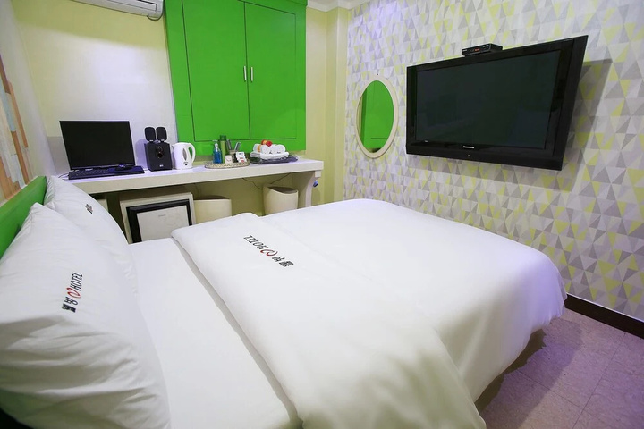 Room 3 of 14