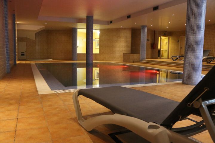 Pool 33 of 51