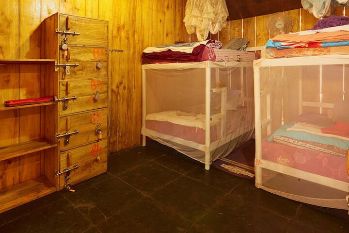 Room 9 of 23
