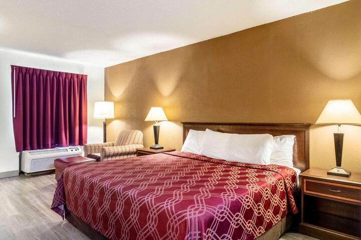 Standard | King Bed (1 of 15)