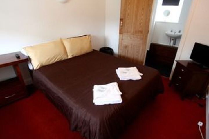 Room 9 of 24