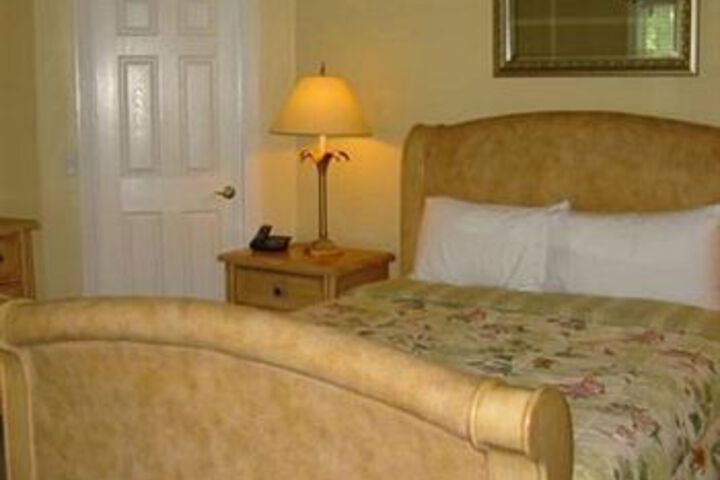 Room 8 of 24