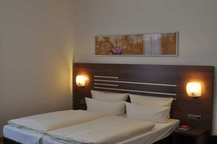 Room 5 of 28