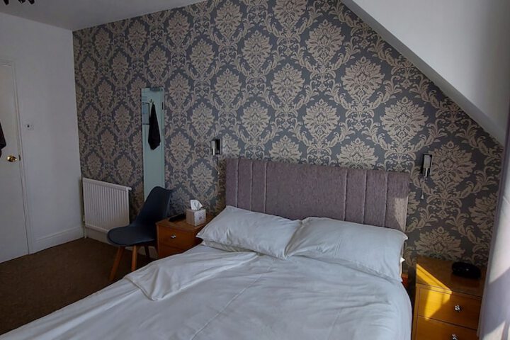 Room 7 of 49