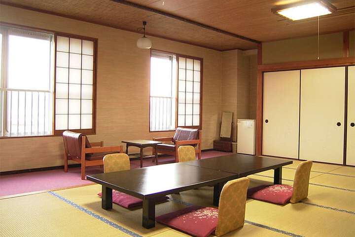 Room 8 of 51