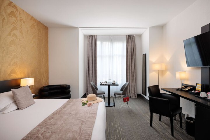 Room 38 of 150