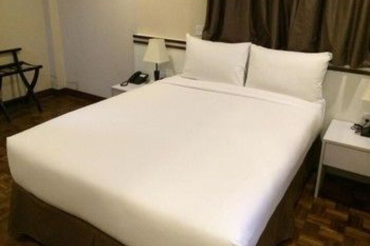Room 10 of 26