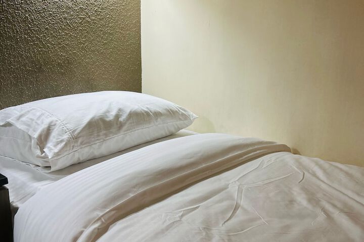 Room 11 of 21