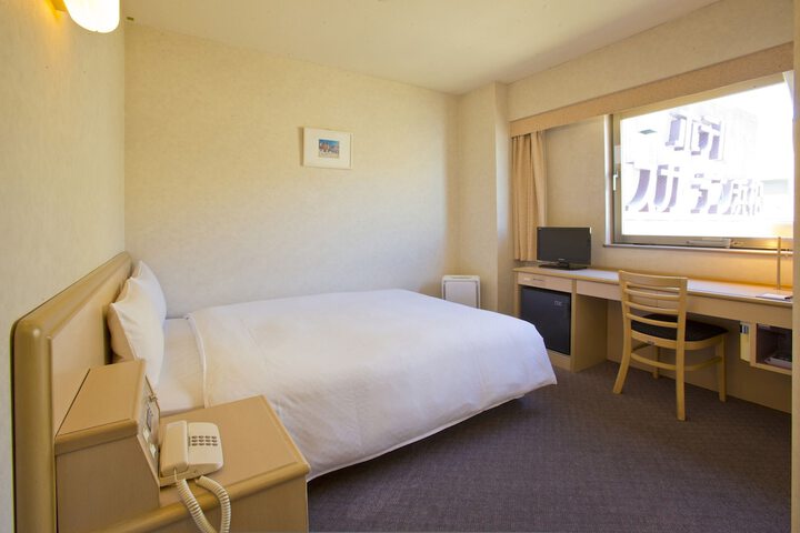 Room 3 of 12