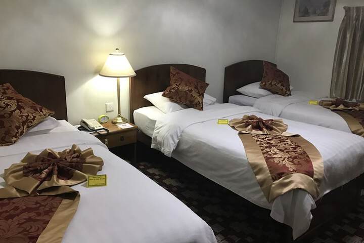 Room 12 of 38
