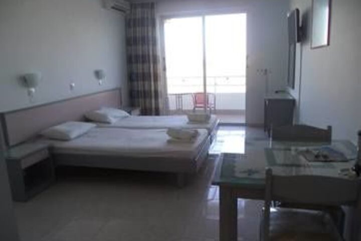 Room 5 of 11