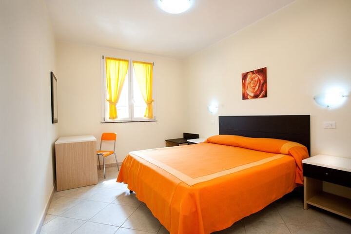 Room 6 of 122