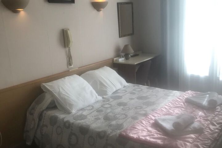 Room 12 of 48