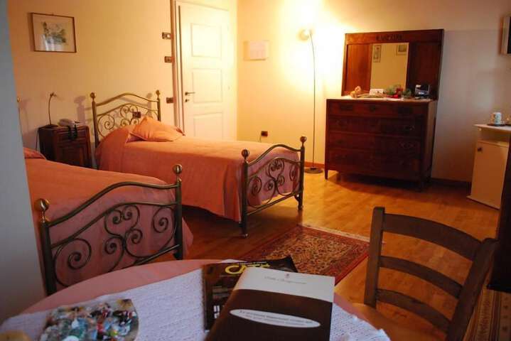 Room 6 of 49