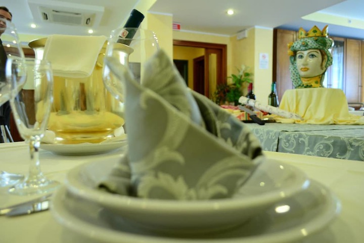 Dining 32 of 74