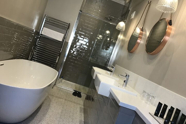 Room 11 of 24