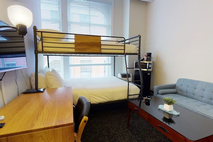 Room 16 of 46