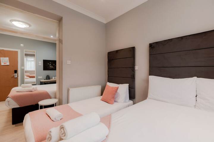 Room 14 of 146