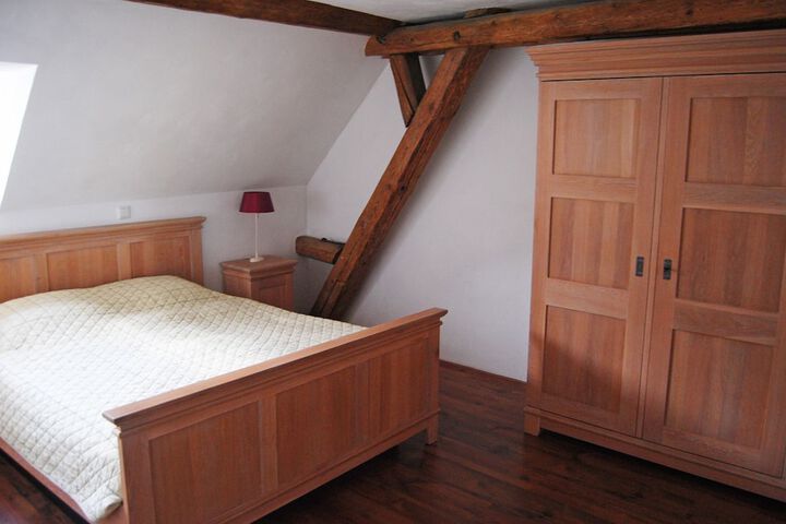 Room 4 of 42
