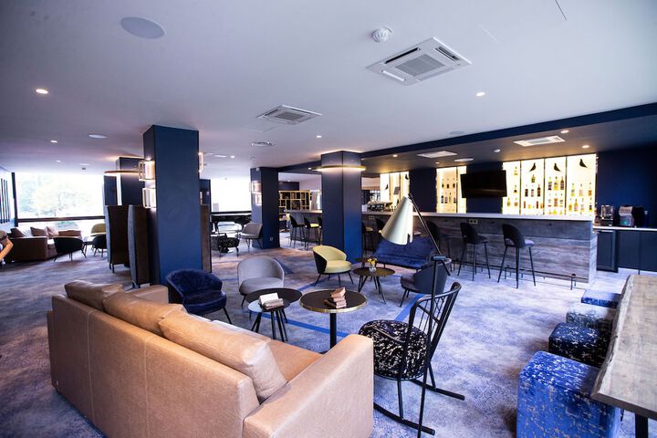 Entrance & Lobby