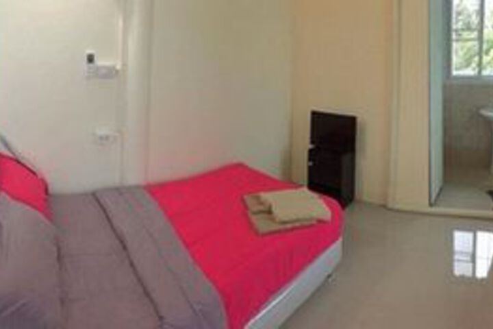 Room 7 of 13