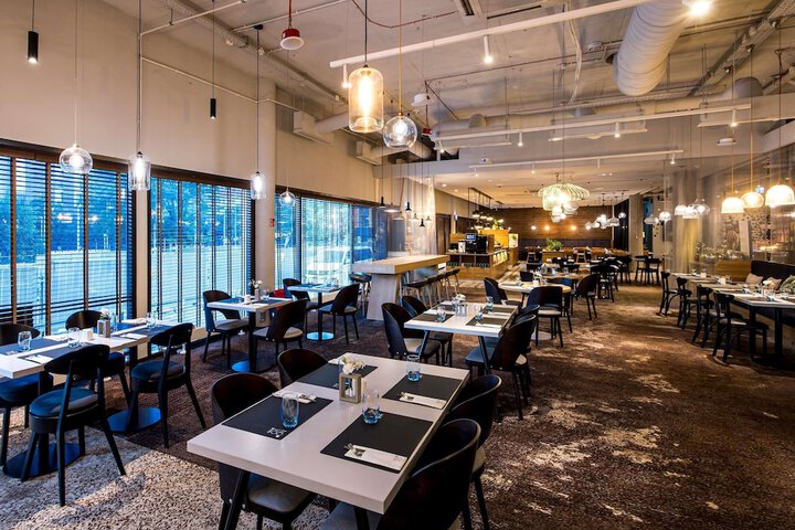 Dining 80 of 130