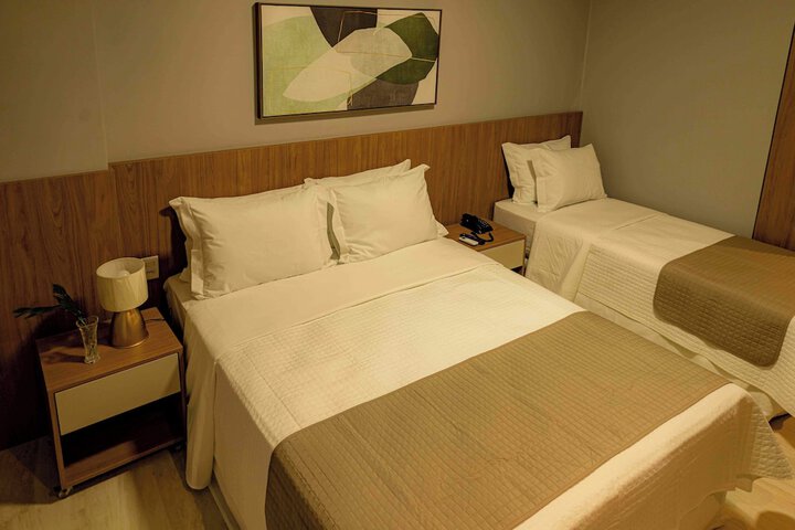 Room 12 of 33