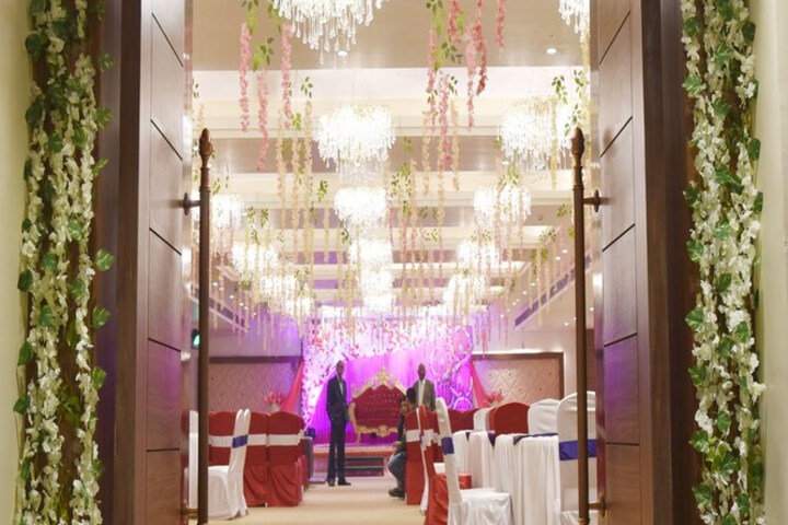 Ballroom/Hall 39 of 47